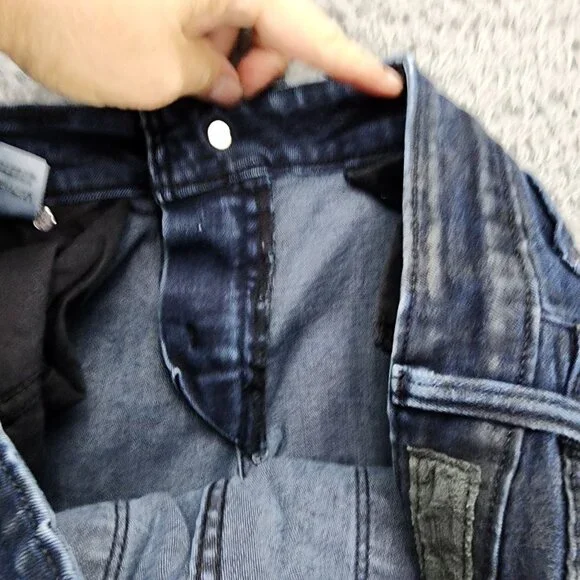 Levi's Jeans Womens 28 Dark Wash Stretch Mid Rise Demi Curve Skinny *GUC* - Picture 9 of 13